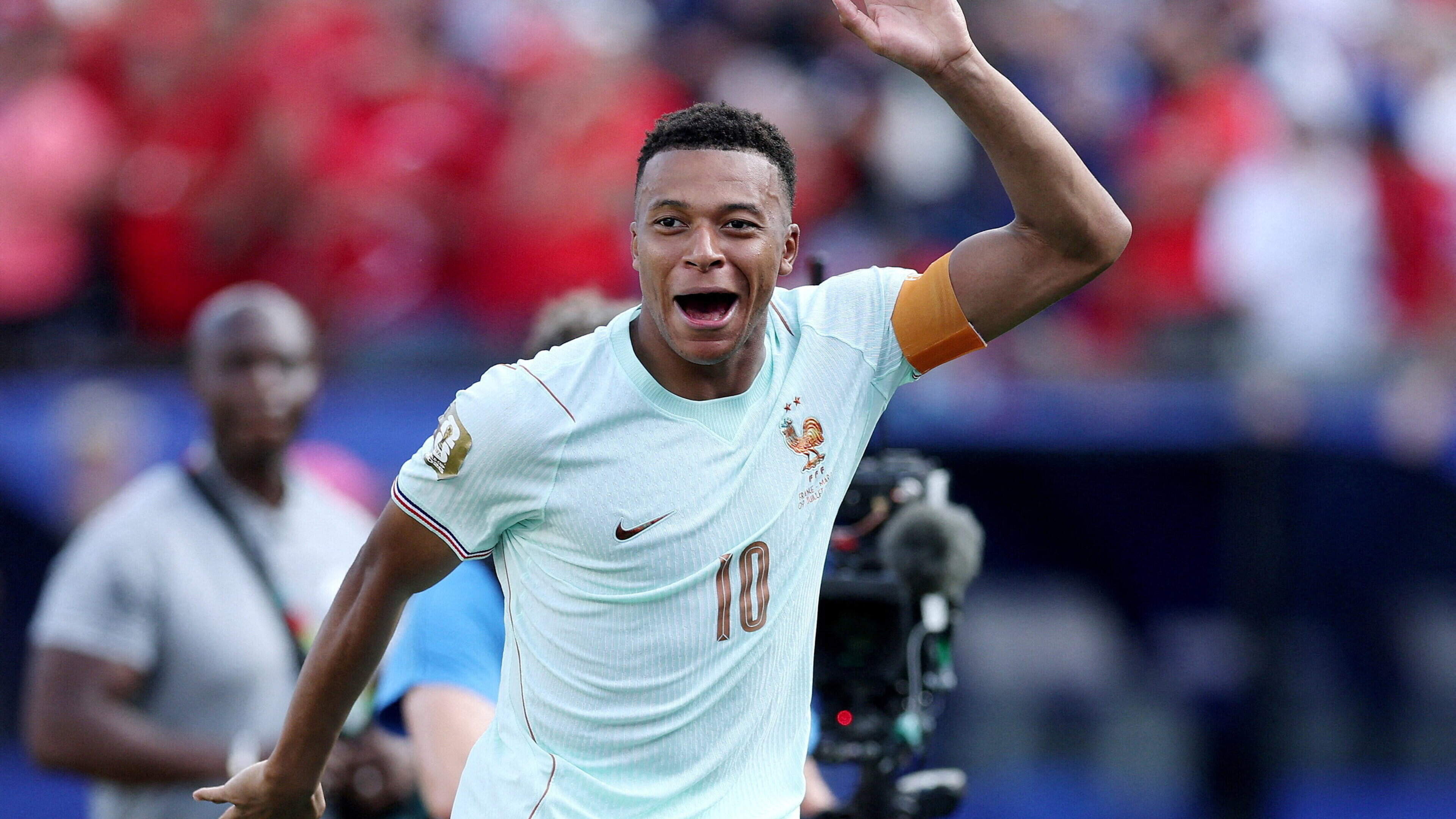 Sean O’Connor: Magical Mbappé’s dancing celebrations allay injury fears as he chases double World Cup record